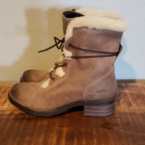 Taos Footwear Furkle Boot in Taupe Shearling Leather Lace Up Boots Size 40 - Picture 5 of 6
